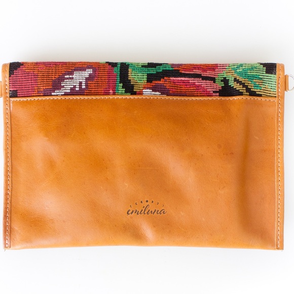 Huipil Amada Crossbody Clutch - Picture 2 of 4